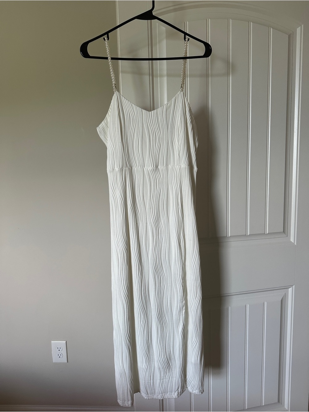Elegant White Maxi Slip Dress with Textured Wave Detail